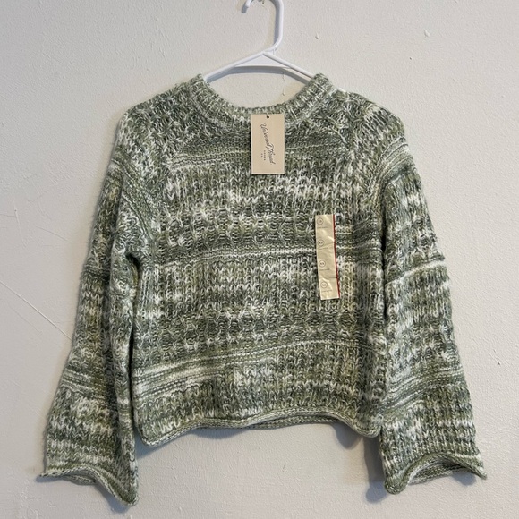 NWT XS Universal Thread Green and White Cropped Chunky Knit Sweater Cree Neck - Picture 1 of 4